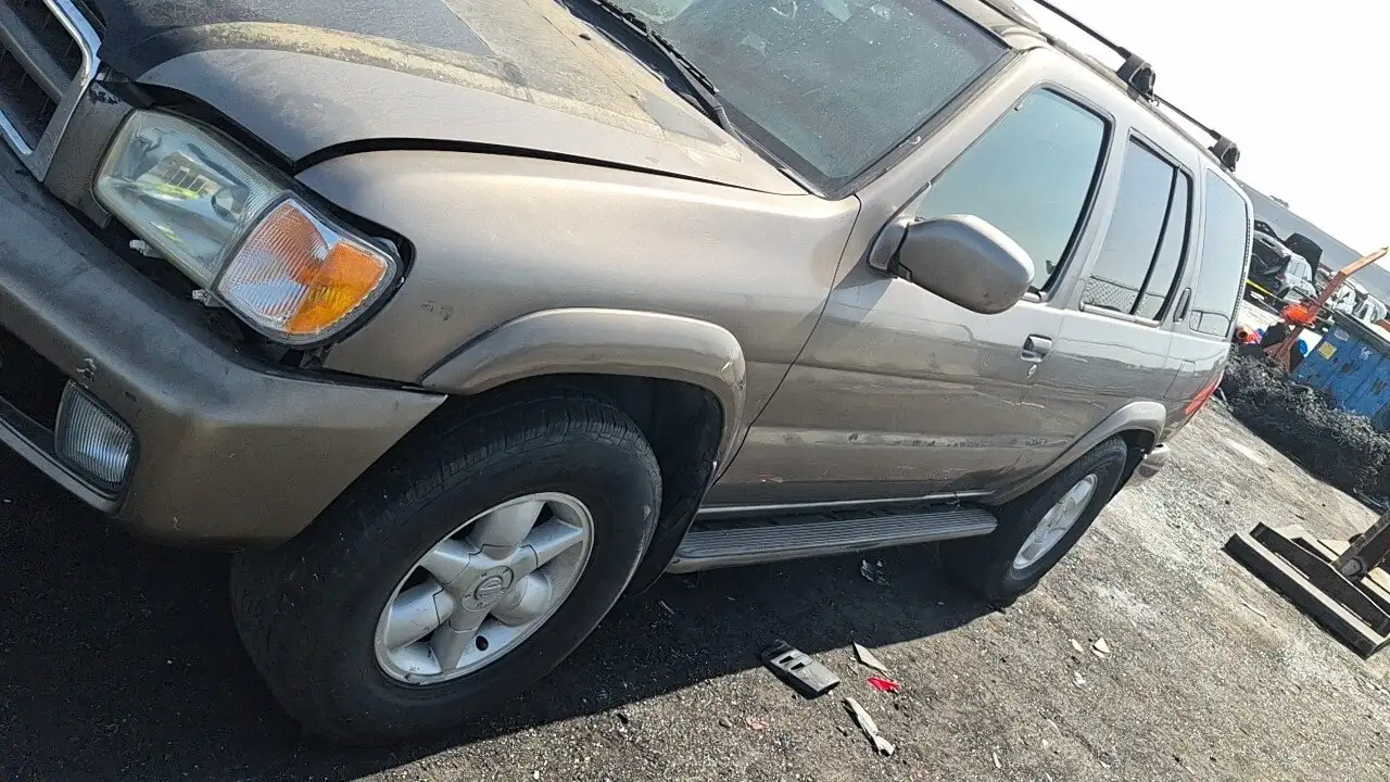 Photo of 2001 Nissan Pathfinder