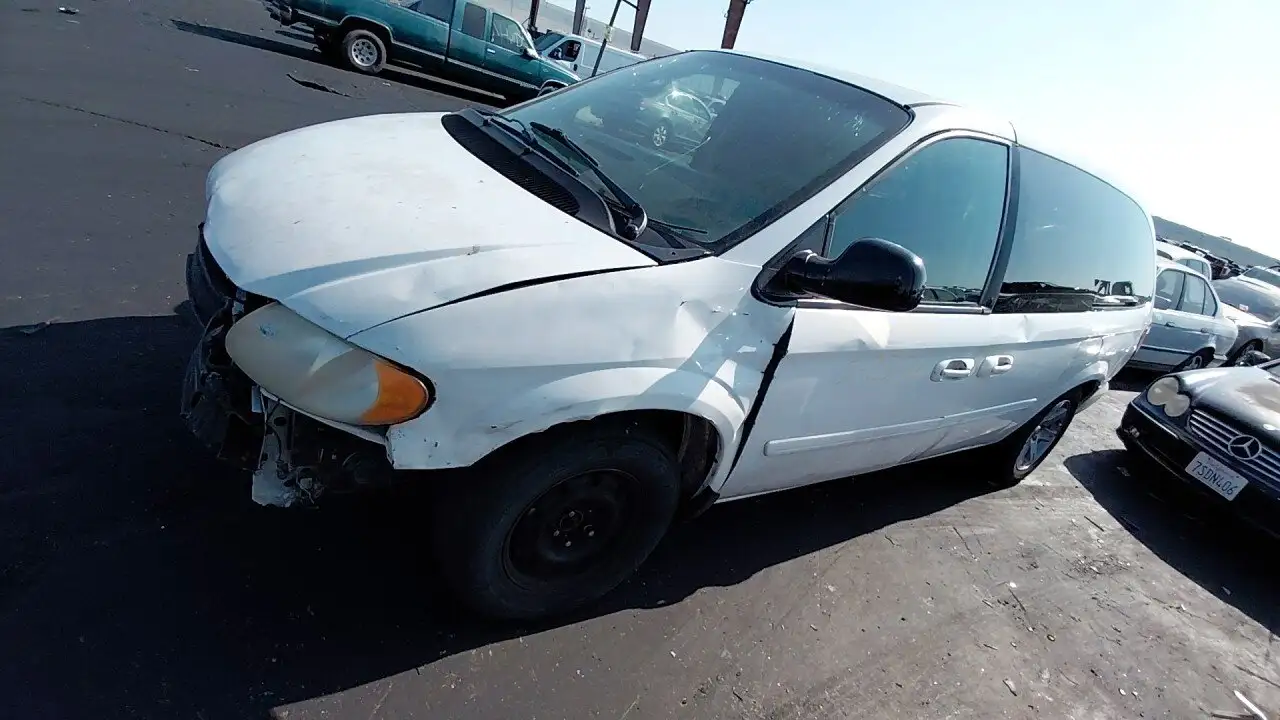 Photo of 2005 Chrysler Town & Country