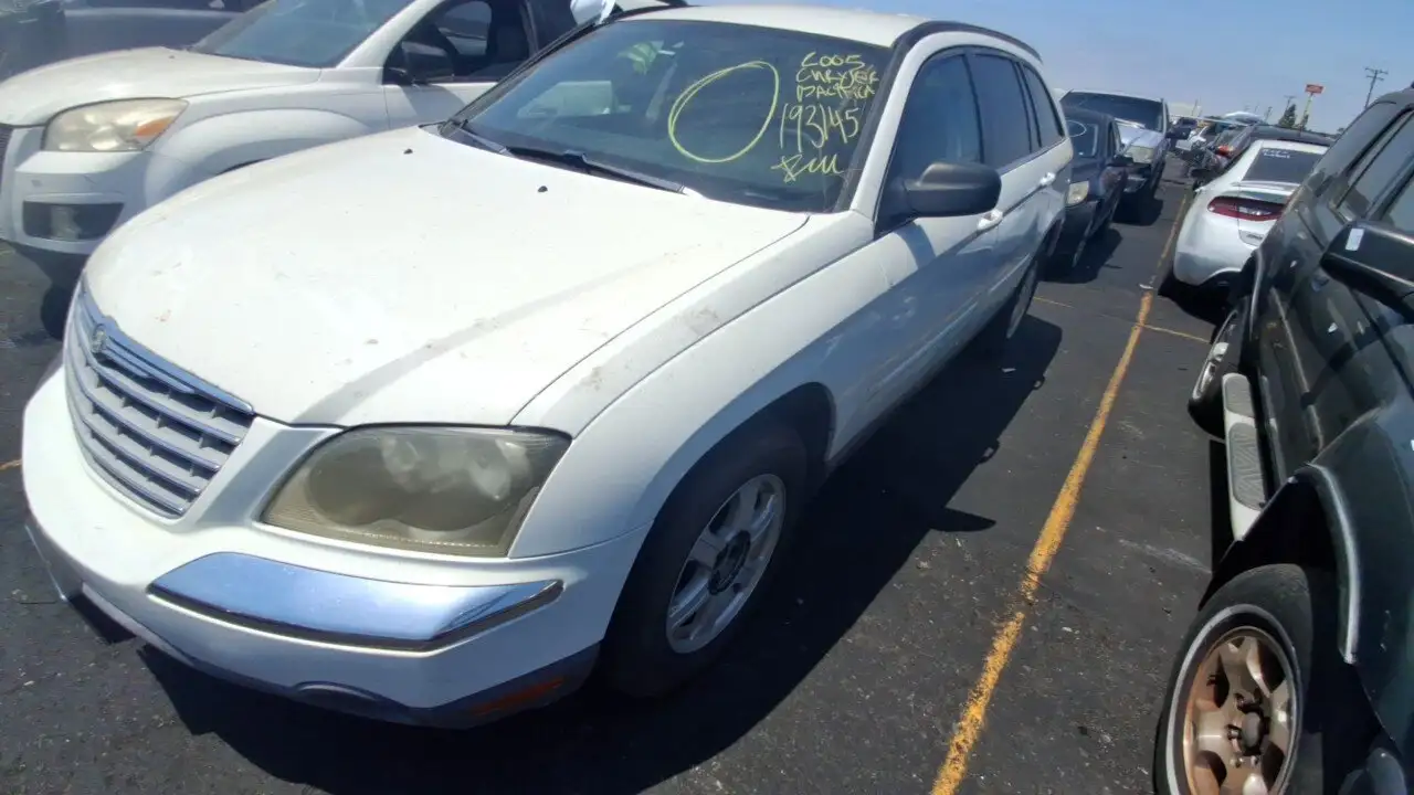 Photo of 2005 Chrysler Pacifica