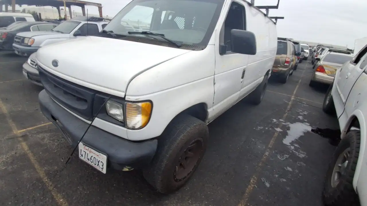 Photo of 2000 Ford E-250 Econoline