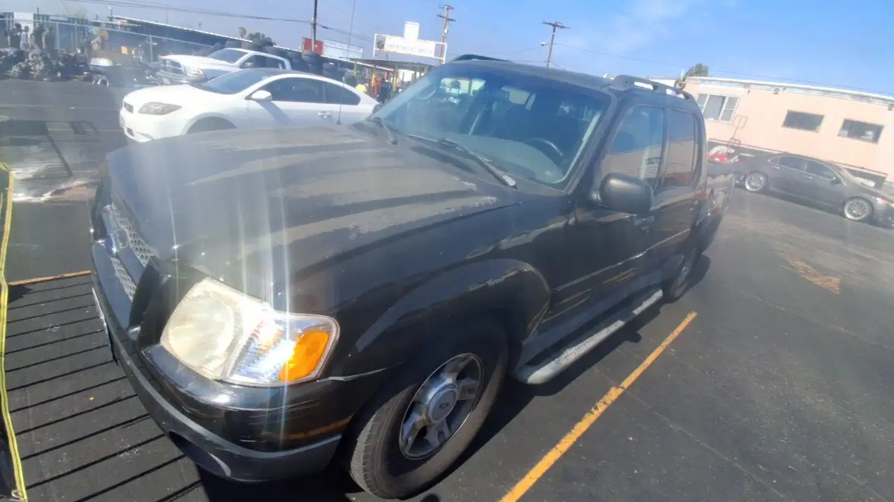 Photo of 2004 Ford Explorer Sport Trac