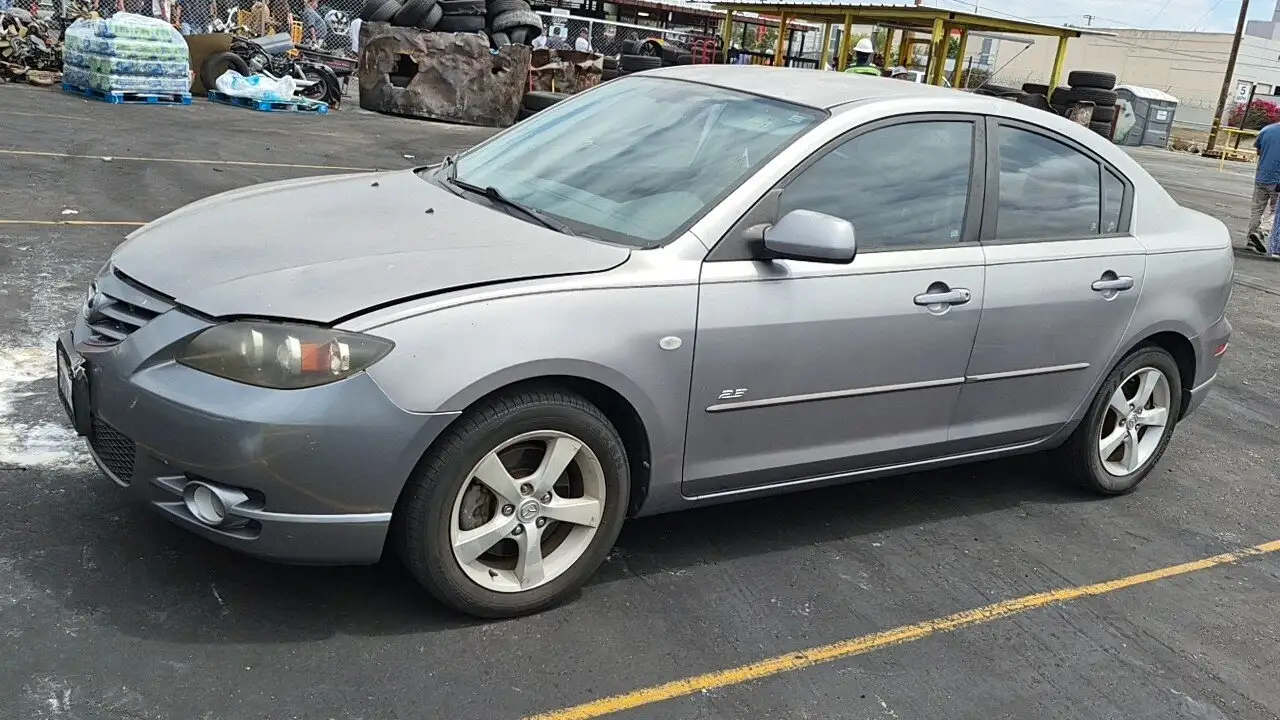 Photo of 2005 Mazda 3