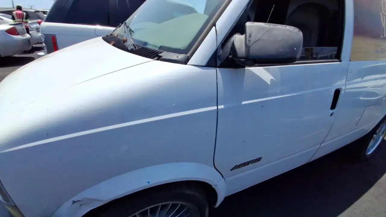 Photo of 2001 Chevrolet Astro