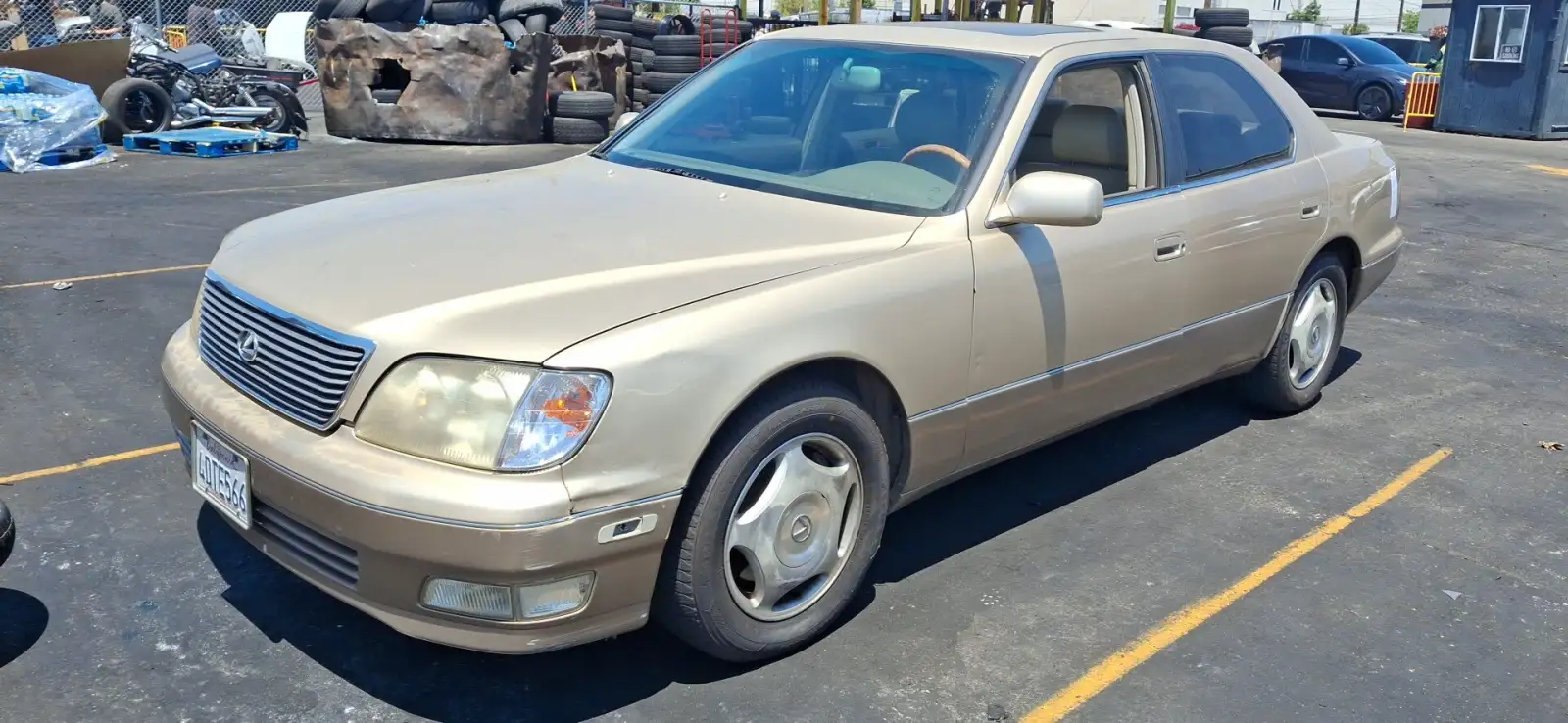 Photo of 1999 Lexus Ls400