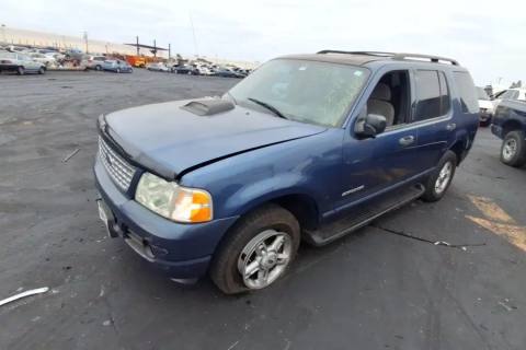 Photo of 2004 Ford Explorer