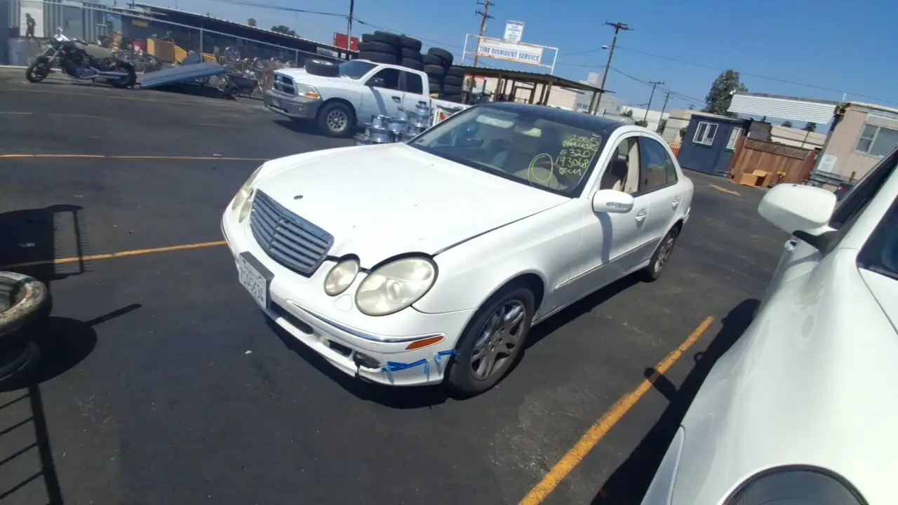 Photo of 2005 Mercedes-Benz E320