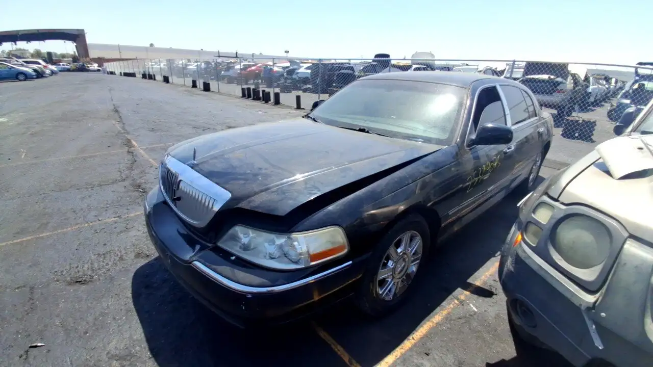 Photo of 2011 Lincoln Town Car