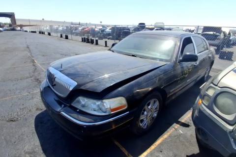 Photo of 2011 Lincoln Town Car
