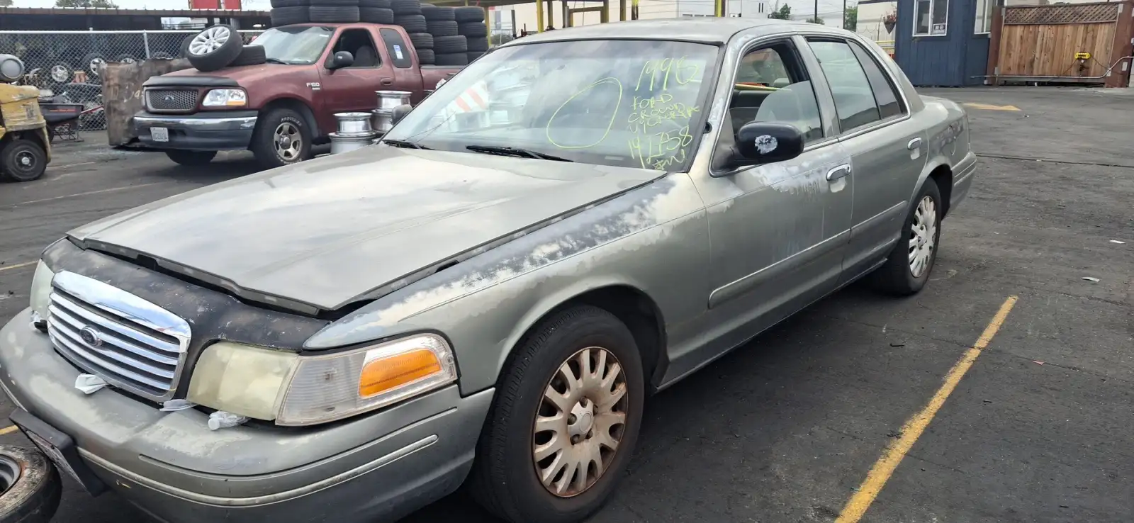 Photo of 1998 Ford Crown Victoria