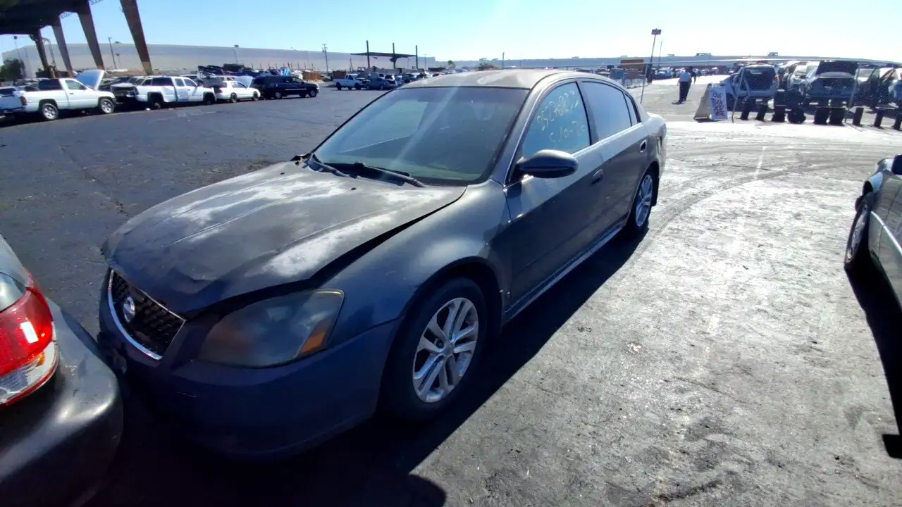 Photo of 2005 Nissan Altima