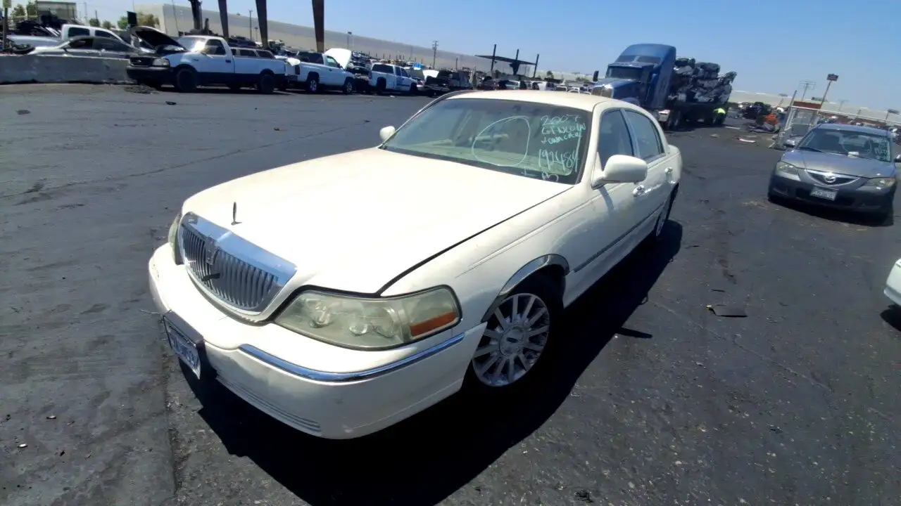 Photo of 2007 Lincoln Town Car