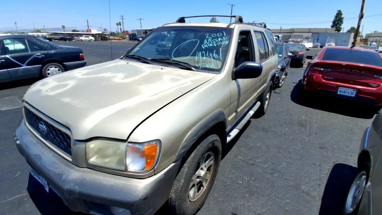 Photo of 2001 Nissan Pathfinder