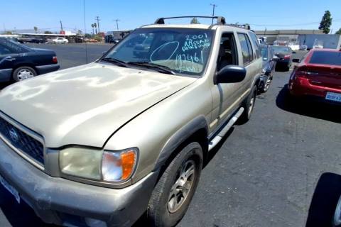 Photo of 2001 Nissan Pathfinder