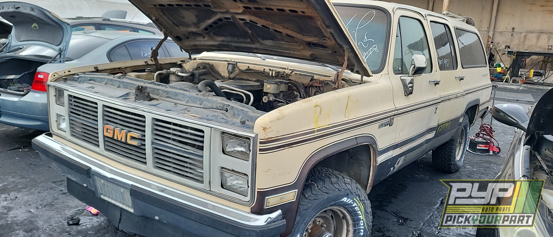 Photo of 1987 Gmc V1500 Suburban