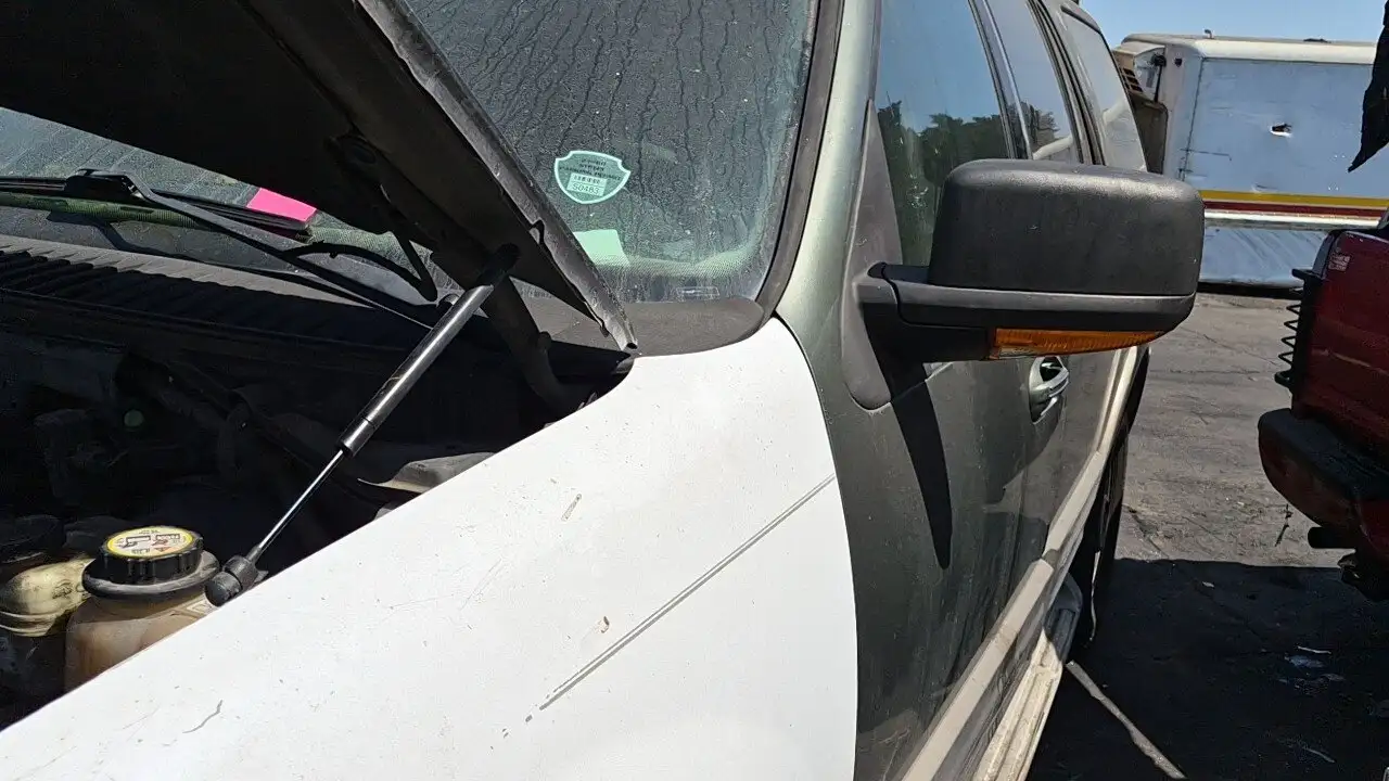 Photo of 2004 Ford Expedition