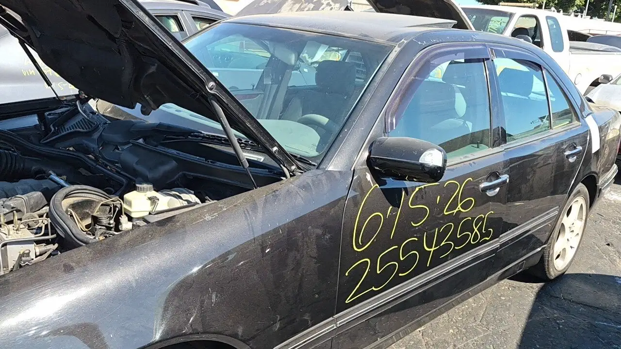 Photo of 2002 Mercedes-Benz E320