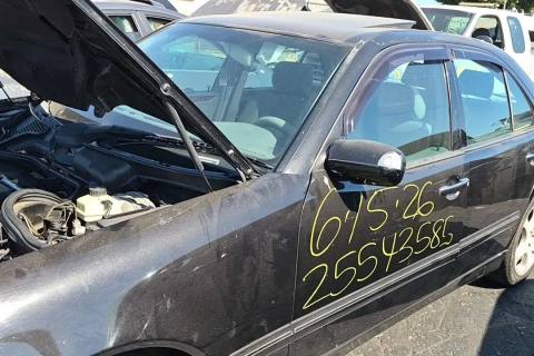 Photo of 2002 Mercedes-Benz E320