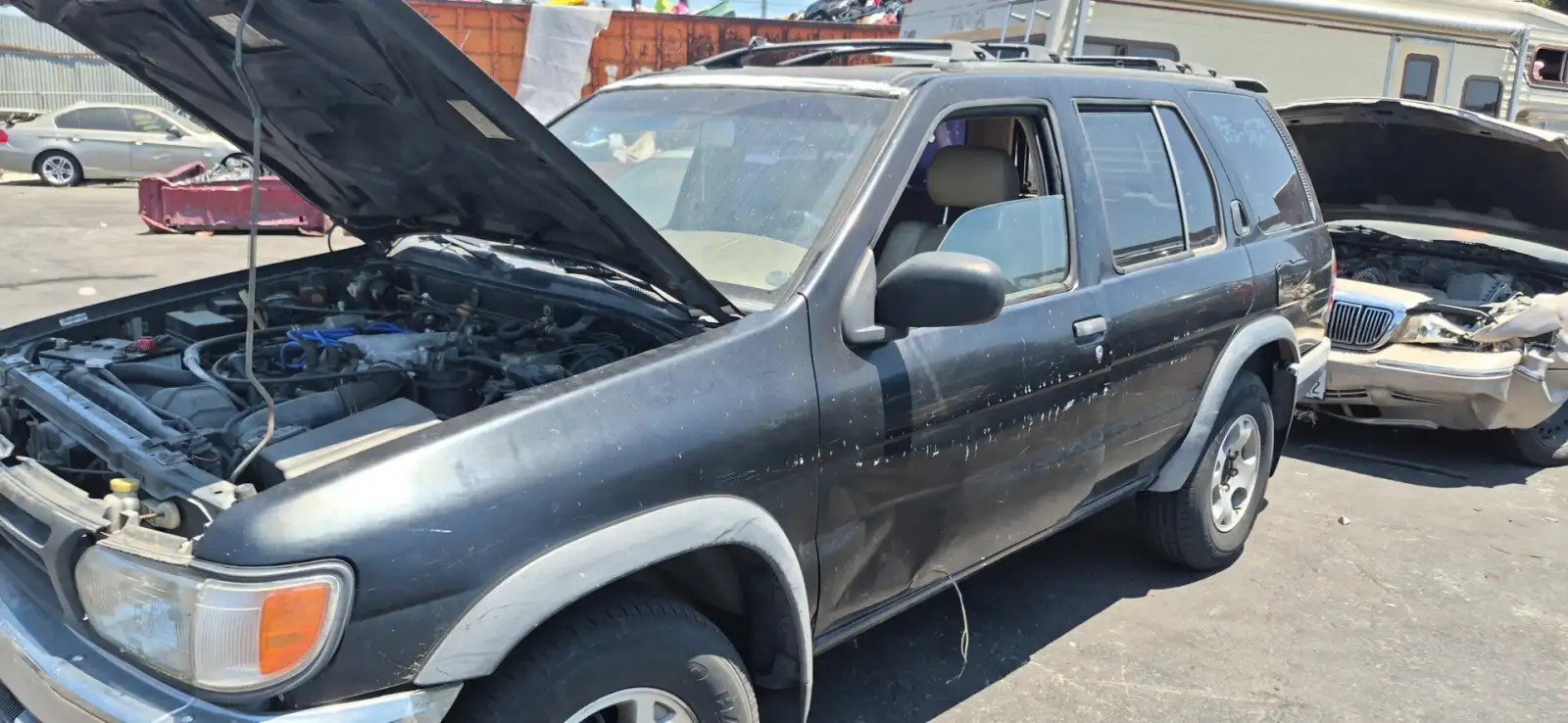 Photo of 1997 Nissan Pathfinder