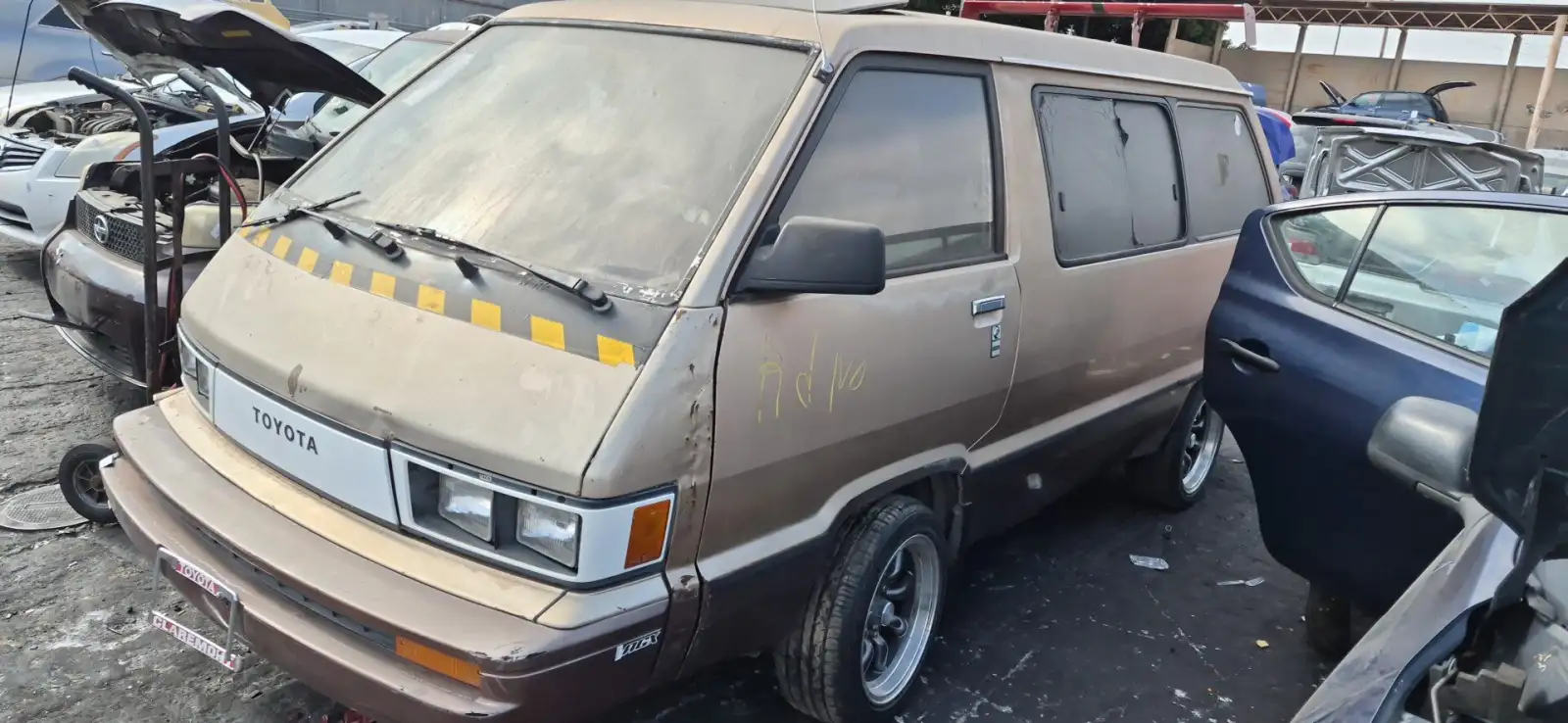 Photo of 1985 Toyota Van