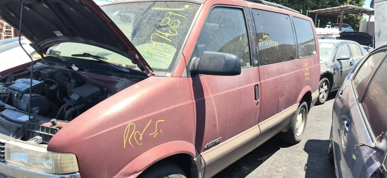Photo of 1998 Chevrolet Astro