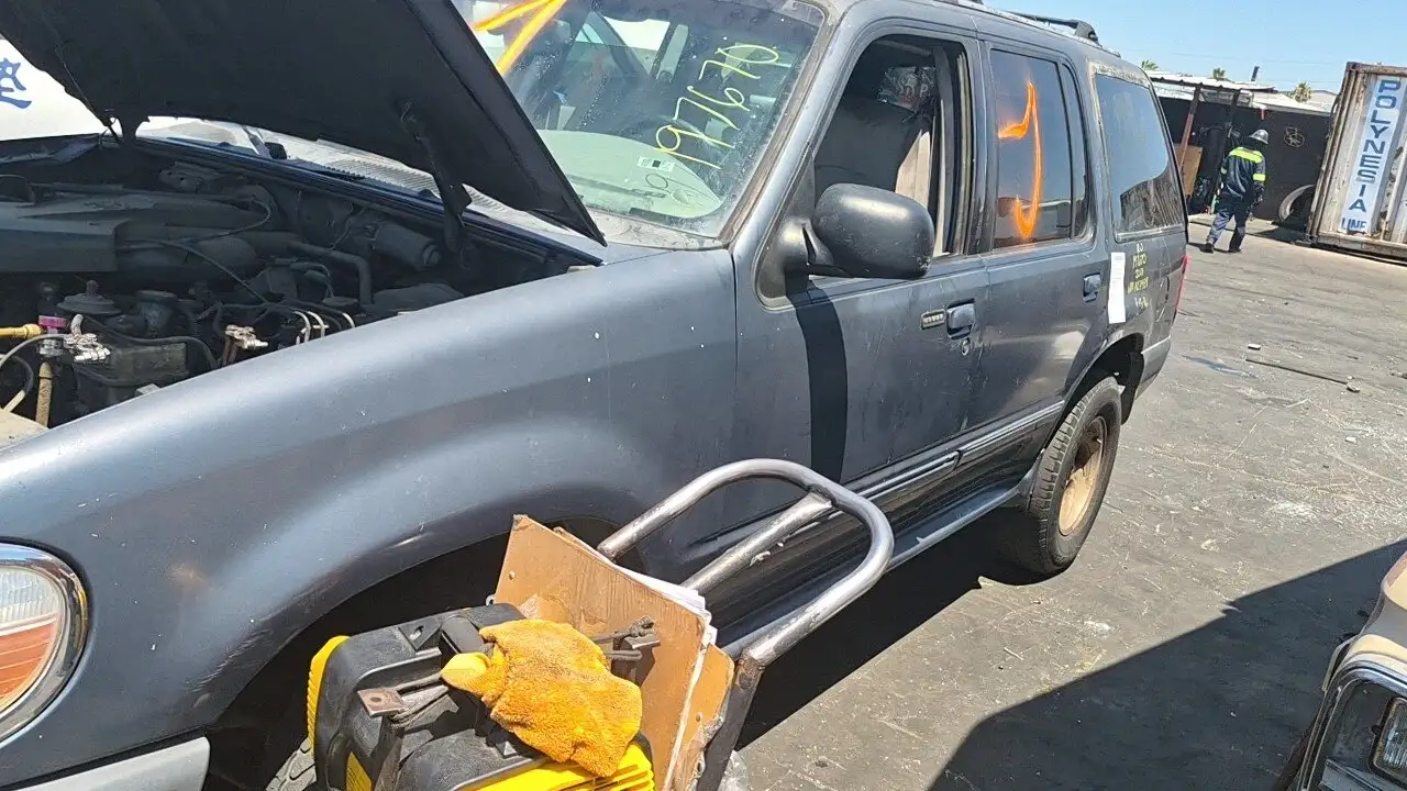 Photo of 2001 Ford Explorer