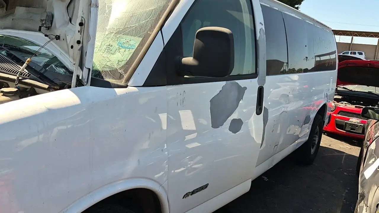 Photo of 2006 Chevrolet Express 3500