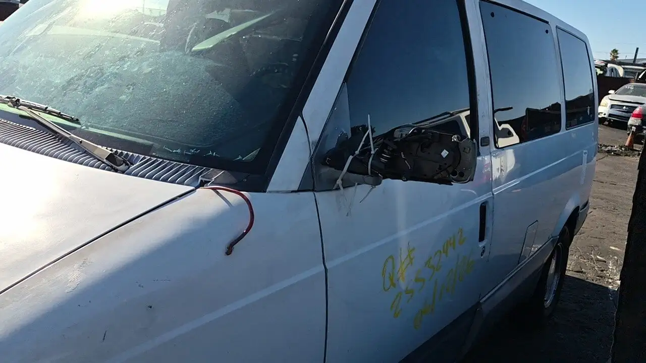 Photo of 2000 Chevrolet Astro
