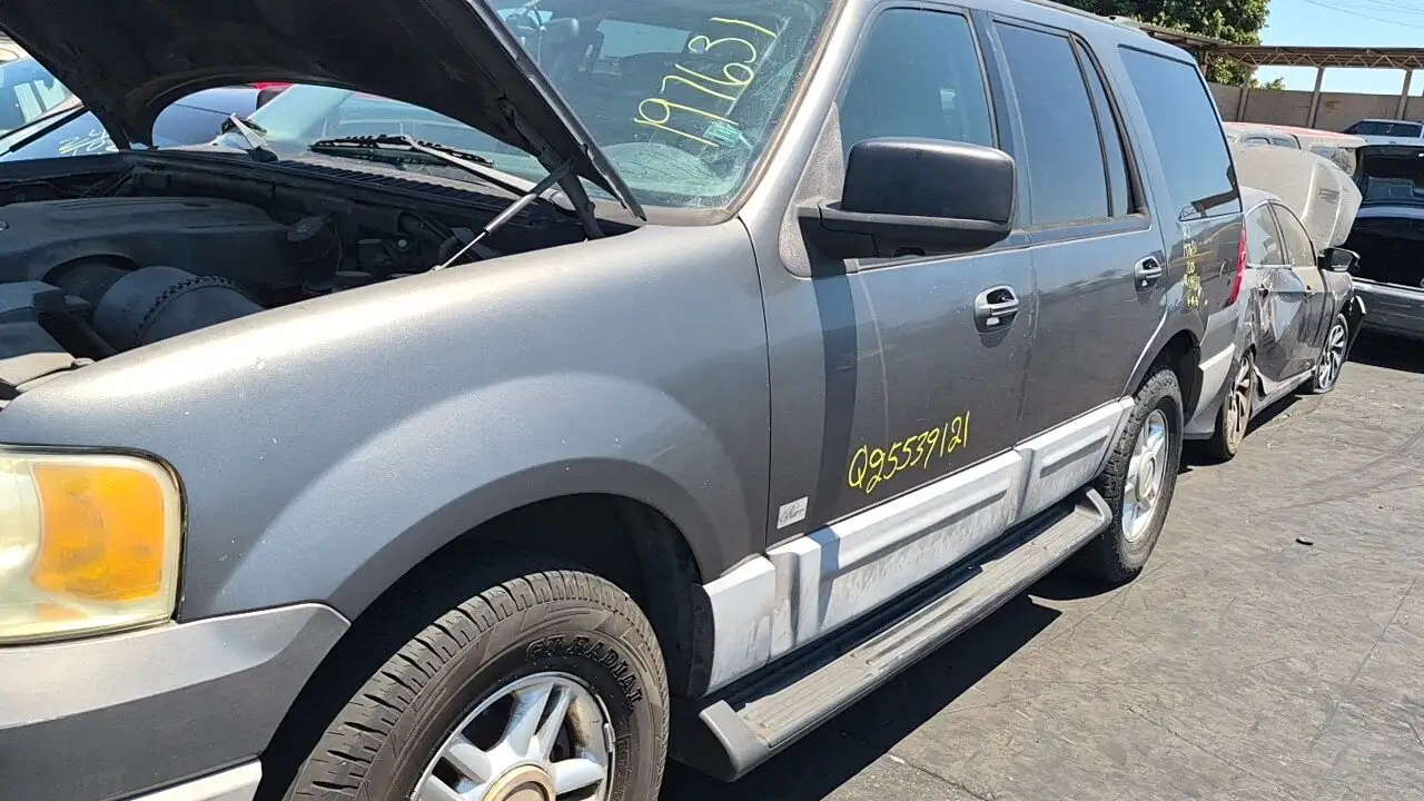 Photo of 2003 Ford Expedition
