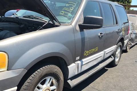 Photo of 2003 Ford Expedition