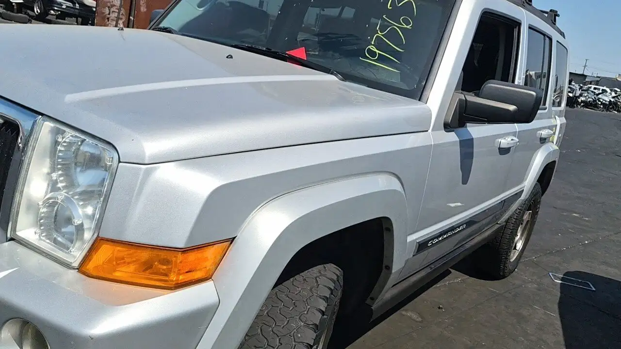 Photo of 2010 Jeep Commander