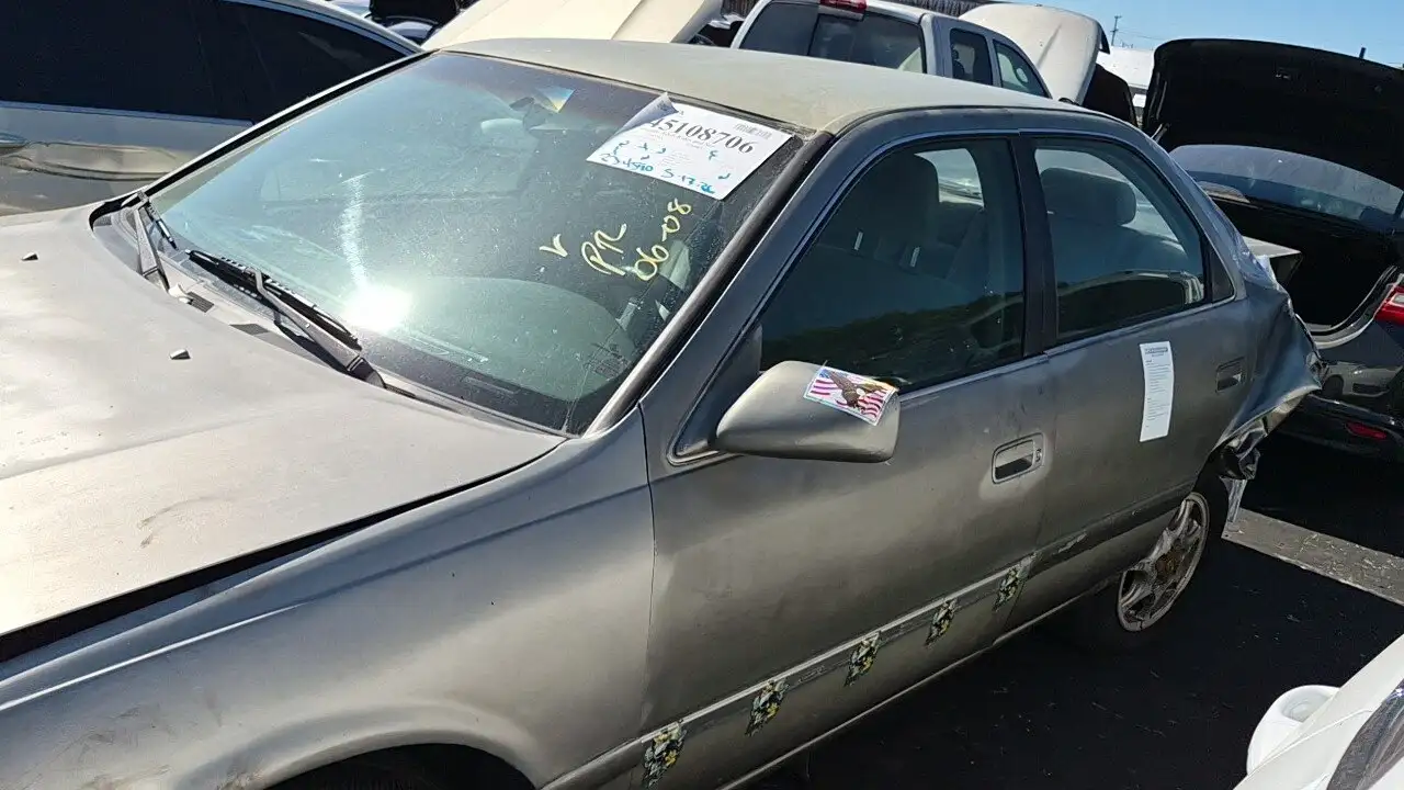 Photo of 2000 Toyota Camry