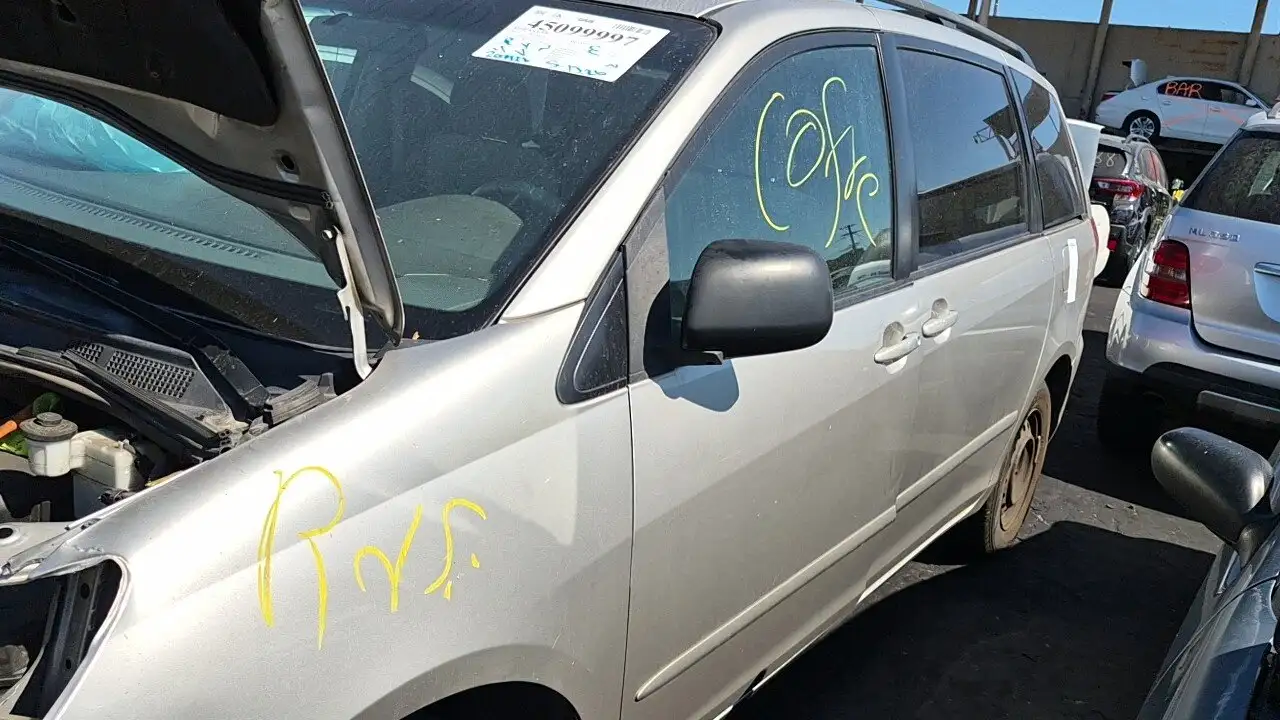 Photo of 2008 Toyota Sienna