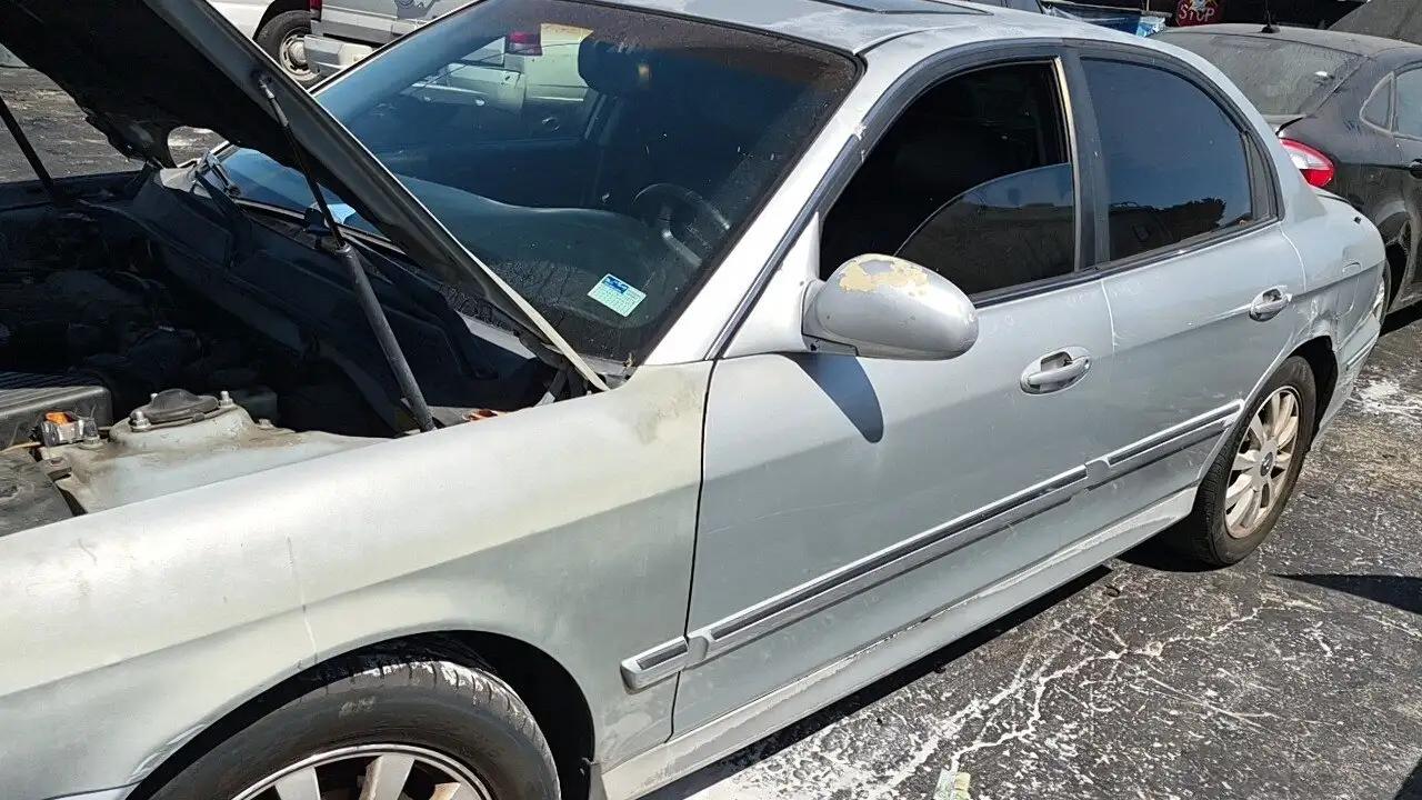 Photo of 2004 Hyundai Sonata