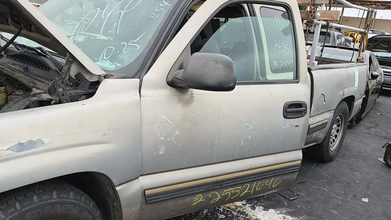 Photo of 2000 Chevrolet Silverado 1500
