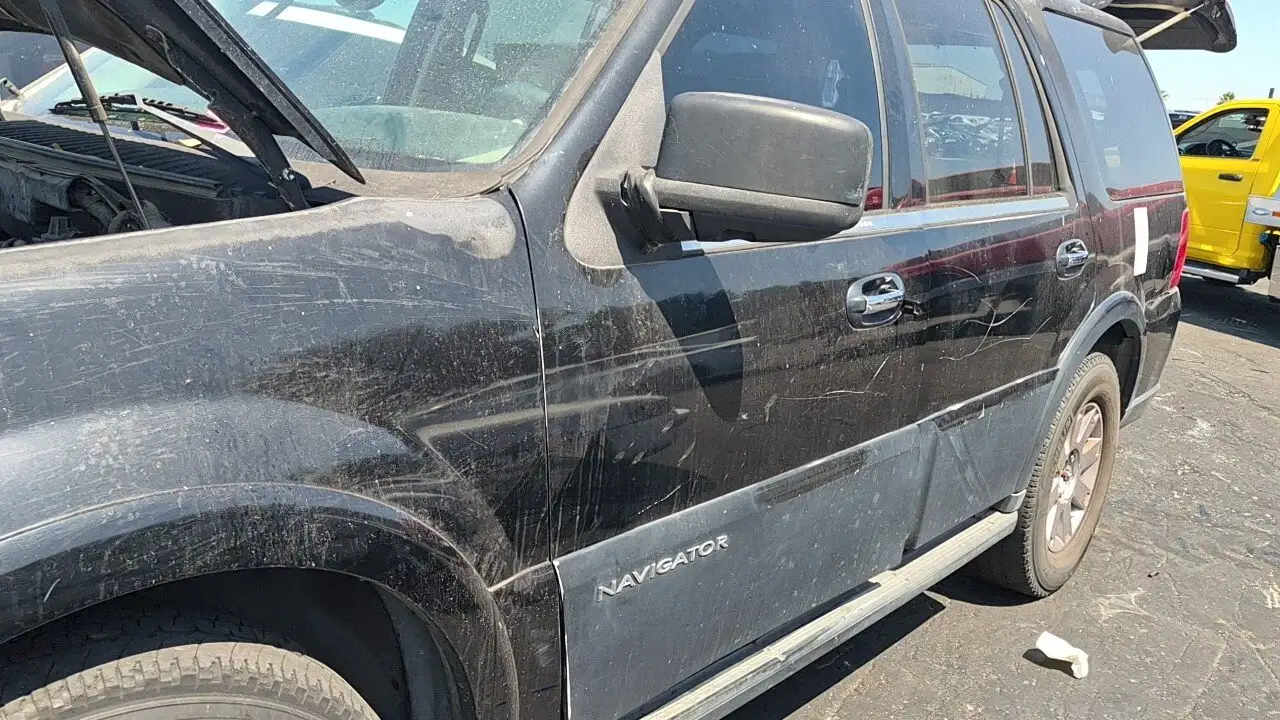 Photo of 2005 Lincoln Navigator