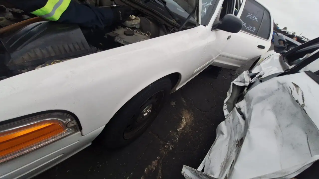 Photo of 2008 Ford Crown Victoria