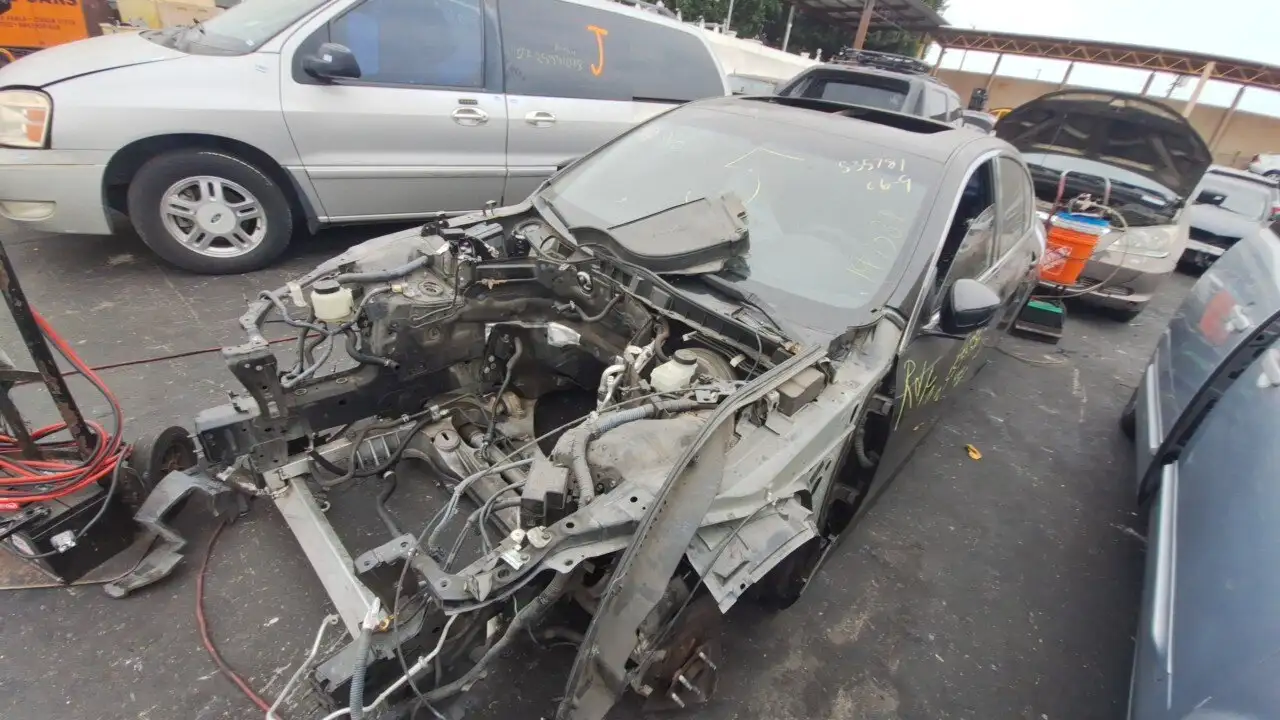 Photo of 2011 Infiniti G37