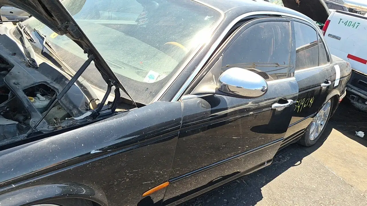 Photo of 2004 Jaguar Vanden Plas