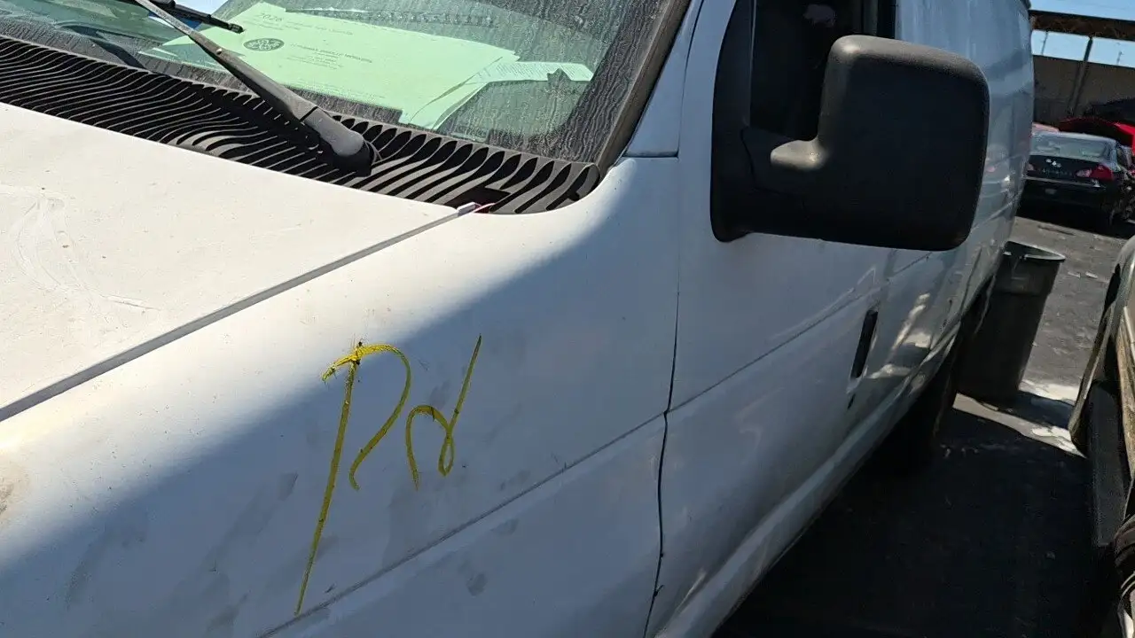 Photo of 2006 Ford E-150