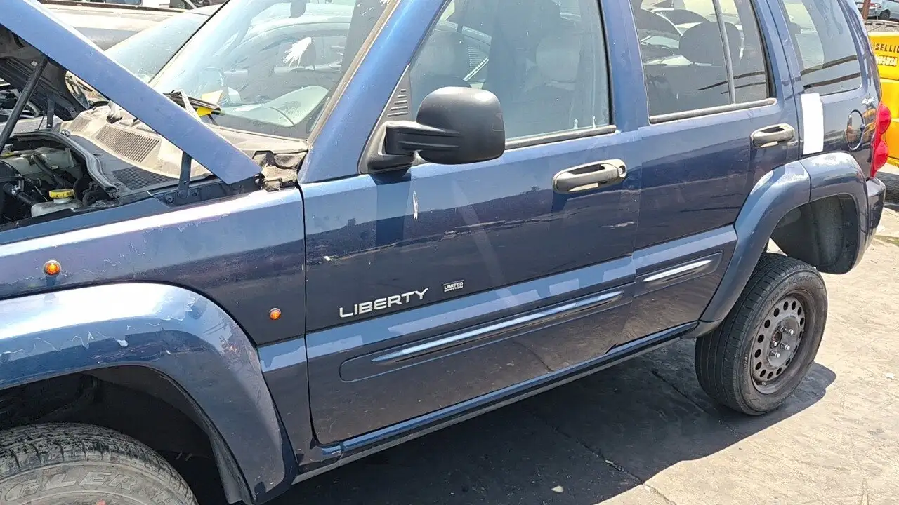 Photo of 2002 Jeep Liberty