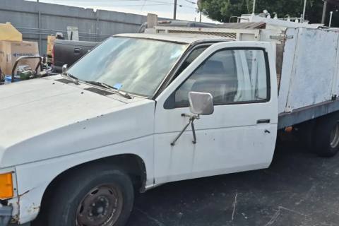 Photo of 1986 Nissan Pickup