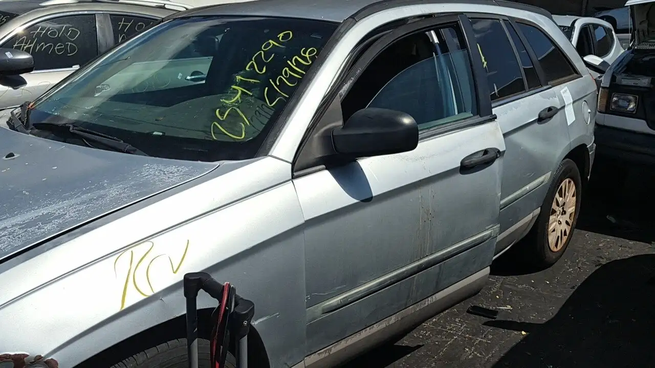 Photo of 2005 Chrysler Pacifica