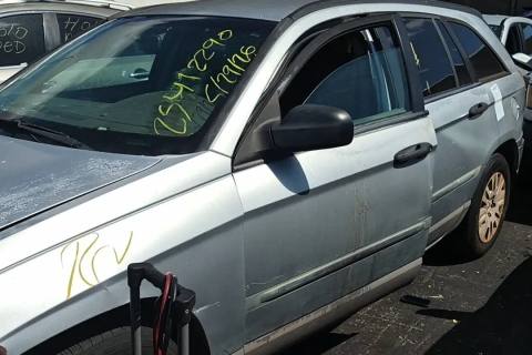 Photo of 2005 Chrysler Pacifica