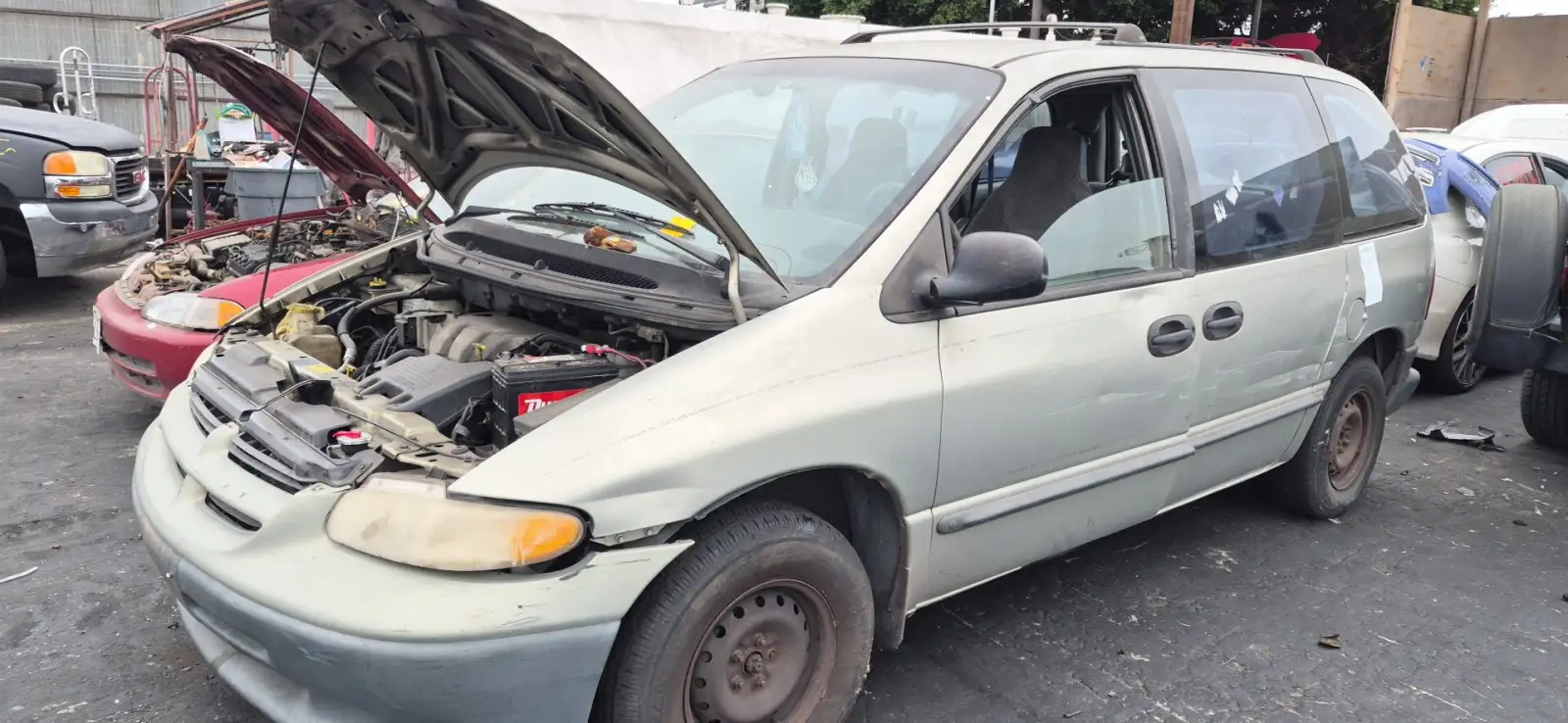 Photo of 1999 Dodge Caravan