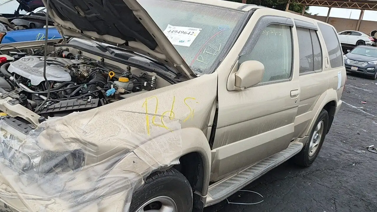 Photo of 2001 Infiniti Qx4