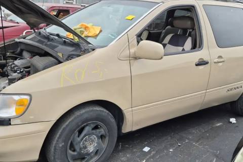 Photo of 1998 Toyota Sienna