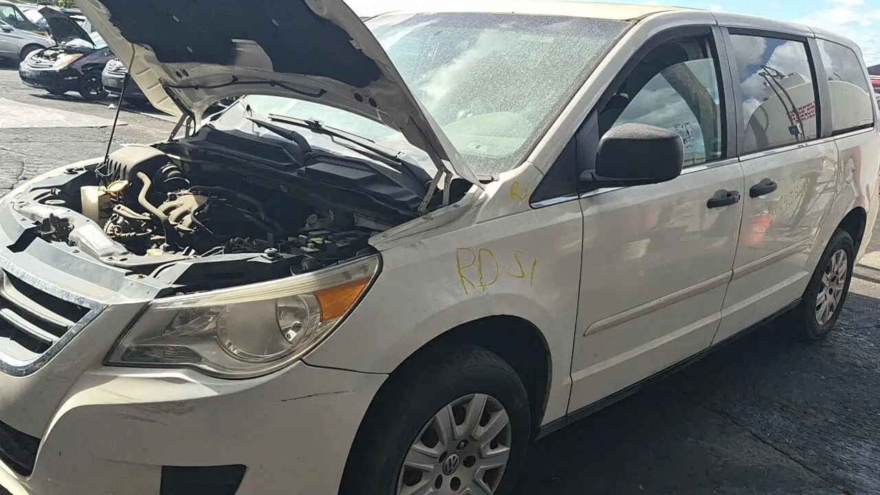 Photo of 2009 Volkswagen Routan