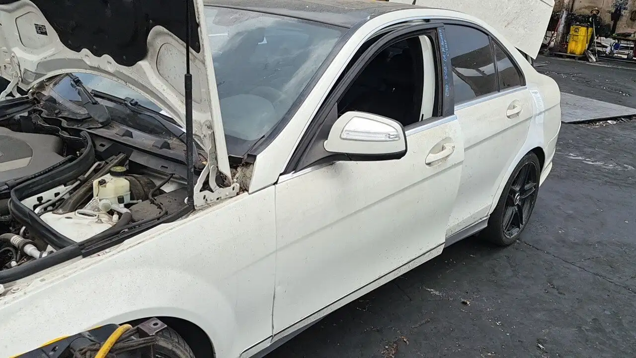 Photo of 2009 Mercedes-Benz C300