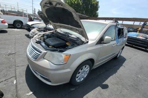 Photo of 2013 Chrysler Town & Country
