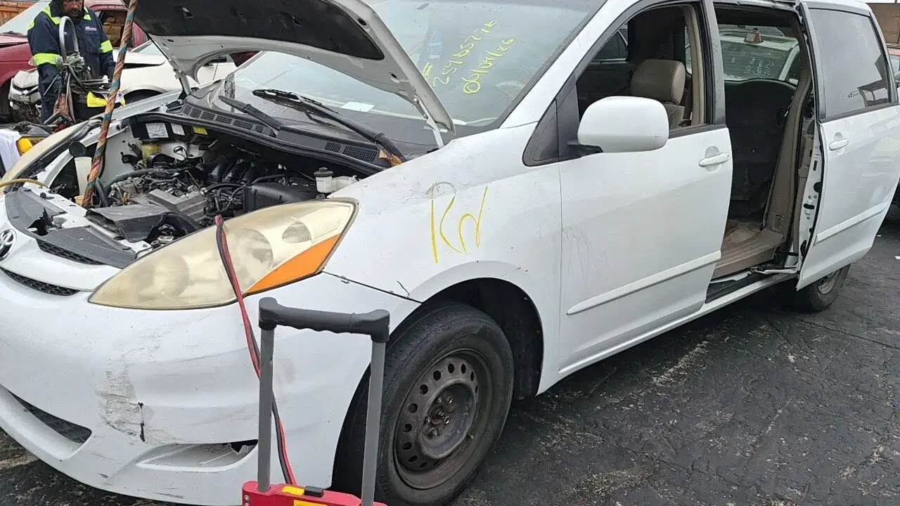 Photo of 2008 Toyota Sienna
